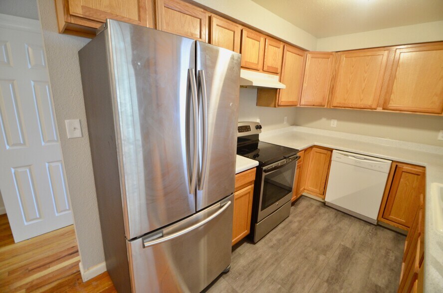 More Photos Of 1022 S Arbutus St, Lakewood Multifamily For Sale