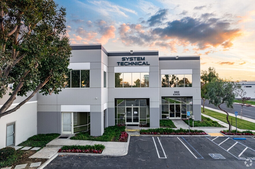 More Photos Of 960-970 Knox St, Torrance Warehouse For Lease
