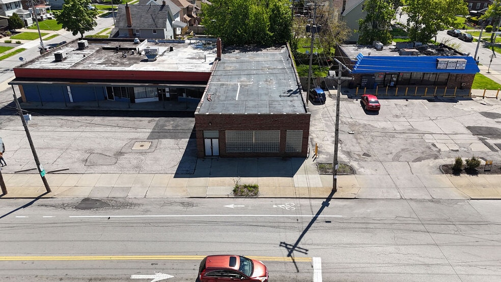 More Photos Of 15212 Lake Shore Blvd, Cleveland Flex For Sale