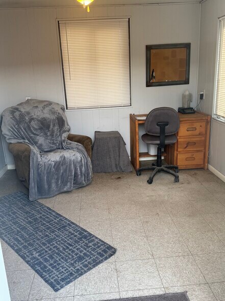 More Photos Of 210 Oak Ave, Eaton Carwash For Sale