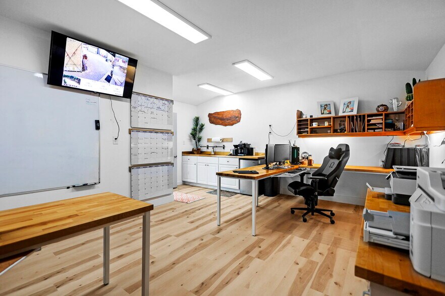 More Photos Of 16710 Oak Hollow Dr, Cottonwood Lodge Meeting Hall For Sale