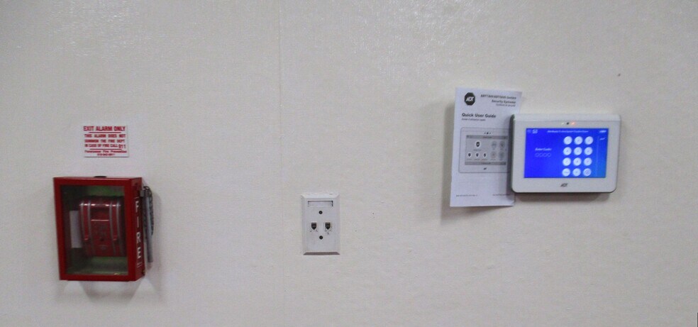 More Photos Of 9900-9904 S Central Ave, Los Angeles Schools For Lease