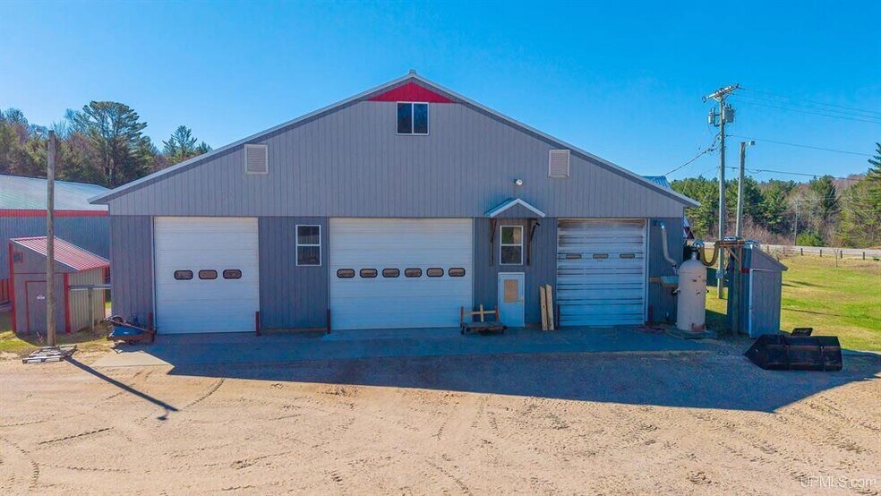 More Photos Of 9465 US Highway 41 S, Skandia Flex For Sale