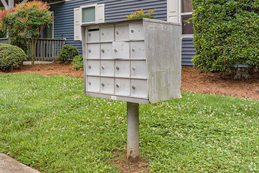 More Photos Of 920 Highland Ave, Greensboro Apartments For Sale