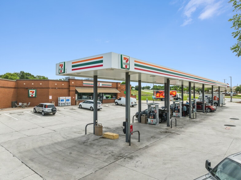 More Photos Of 5420 Altamesa Blvd, Fort Worth Service Station For Sale