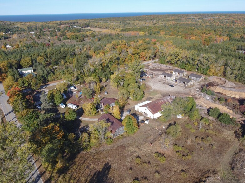 More Photos Of 5052 Reynolds Rd, Sturgeon Bay Flex For Sale