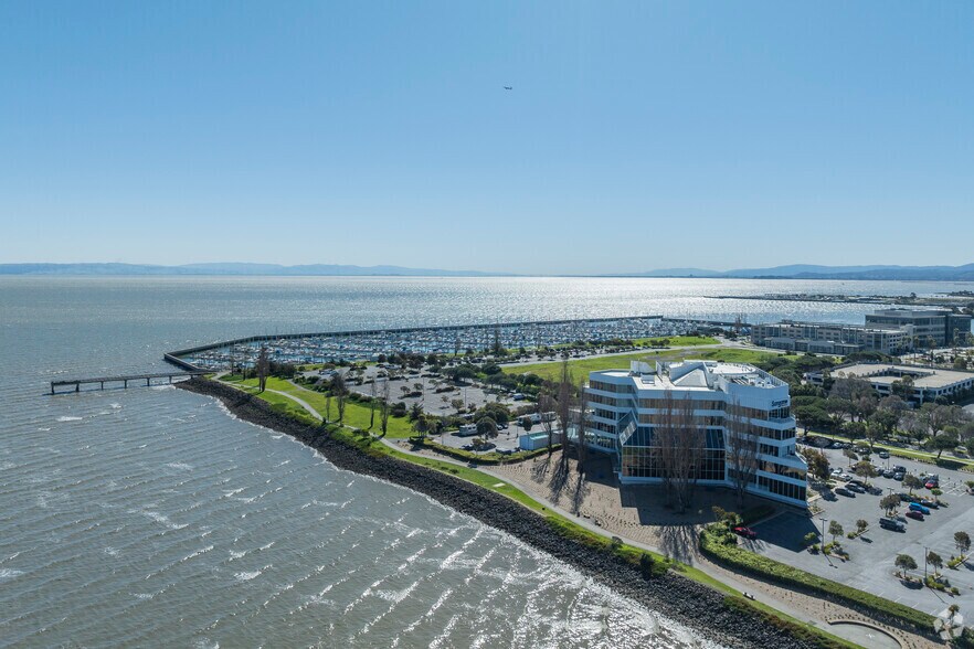 More Photos Of 7000 Marina Blvd, Brisbane Research And Development For Lease