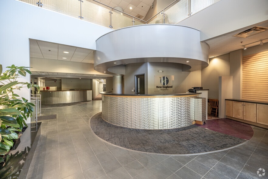 More Photos Of 920 Lafayette Rd, Seabrook Office For Lease