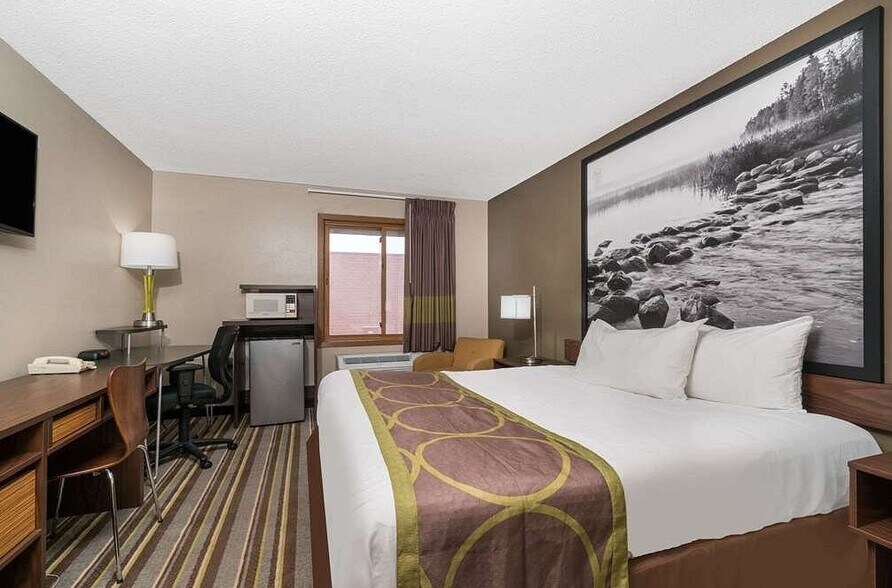 More Photos Of 50 Park Ave S, Saint Cloud Hotel For Sale