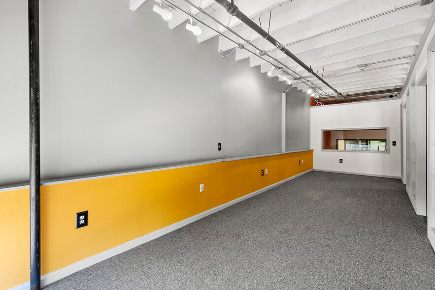 More Photos Of 949 W Marietta St NW, Atlanta Office For Sale