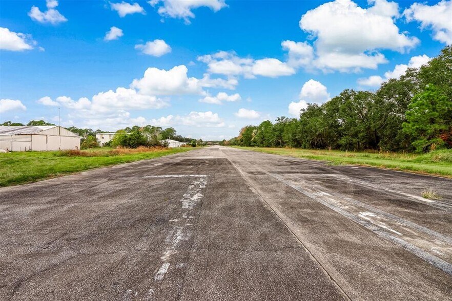 More Photos Of 96168 Cessna Dr, Yulee Airplane Hangar For Sale