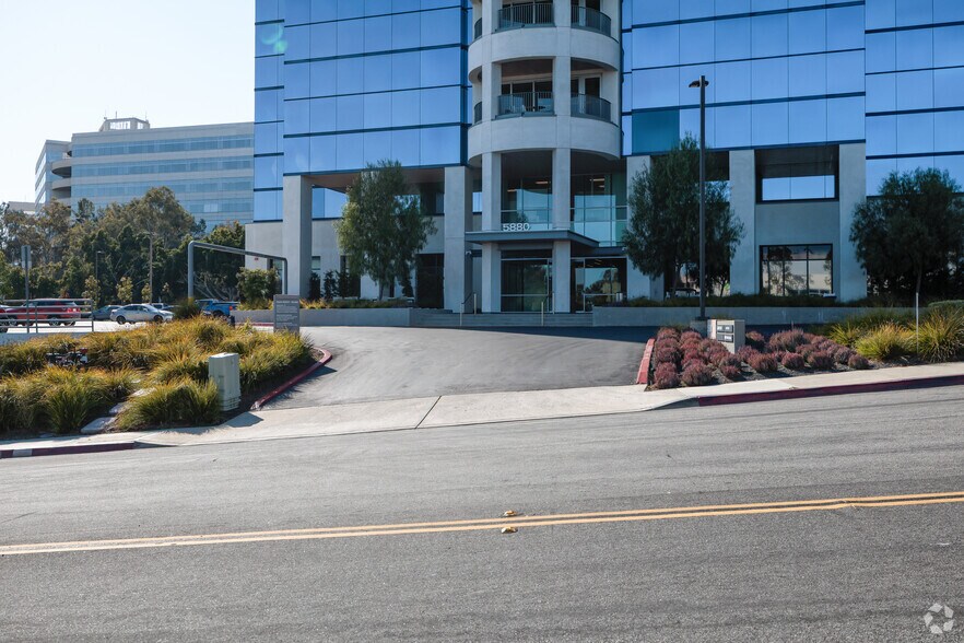 More Photos Of 5880 Oberlin Dr, San Diego Office For Sale