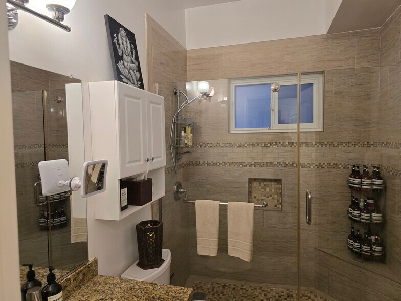 More Photos Of 245 N Almont Dr, Beverly Hills Apartments For Sale
