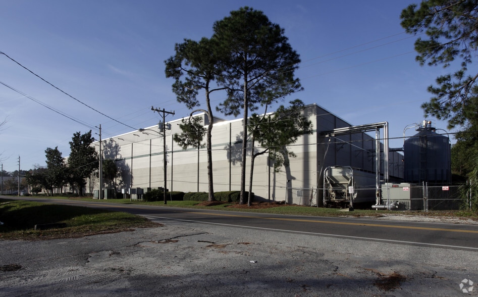 More Photos Of 500 Ellis Rd N, Jacksonville Warehouse For Lease