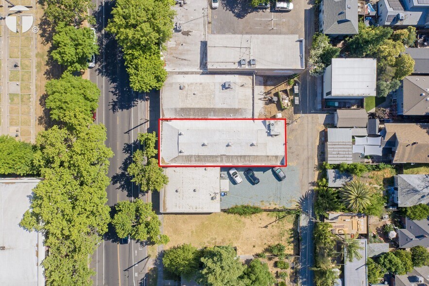 More Photos Of 2572 21st St, Sacramento General Retail For Sale