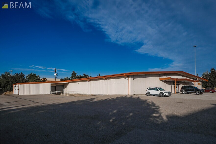 More Photos Of 2004 W University Dr, McKinney Freestanding For Lease
