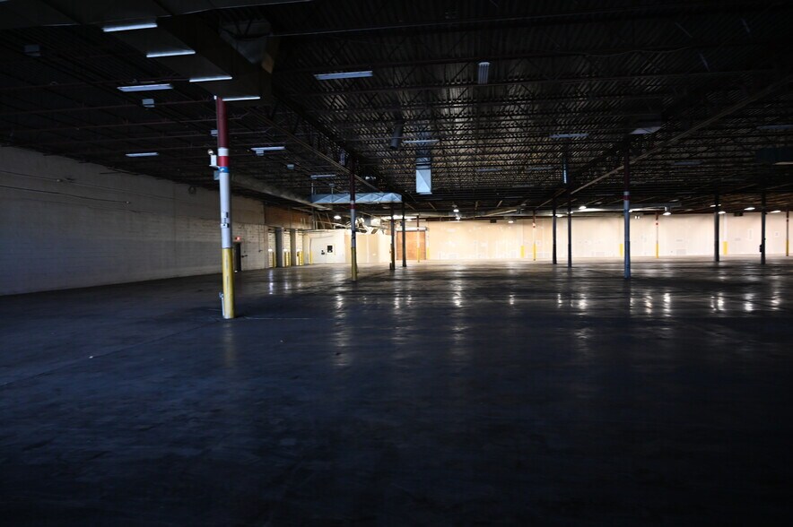 More Photos Of 2300 Claremont Ave, Ashland Freestanding For Lease