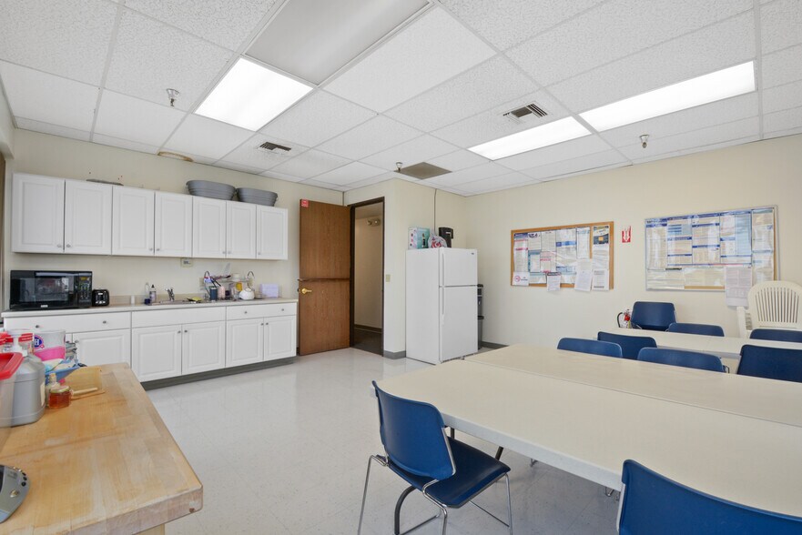 More Photos Of 5312 Bolsa Ave, Huntington Beach Loft Creative Space For Lease