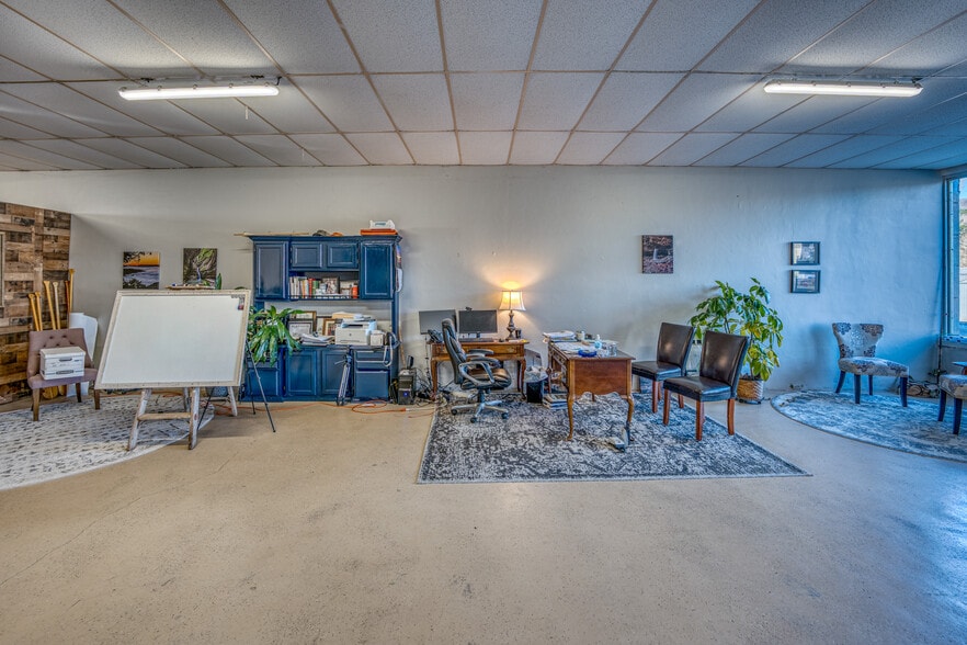 More Photos Of 103 Church St, Jasper Office Residential For Sale