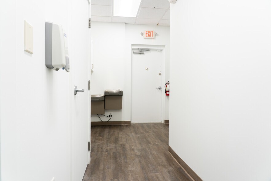 More Photos Of 8931-8947 W Atlantic Blvd, Coral Springs Unknown For Lease