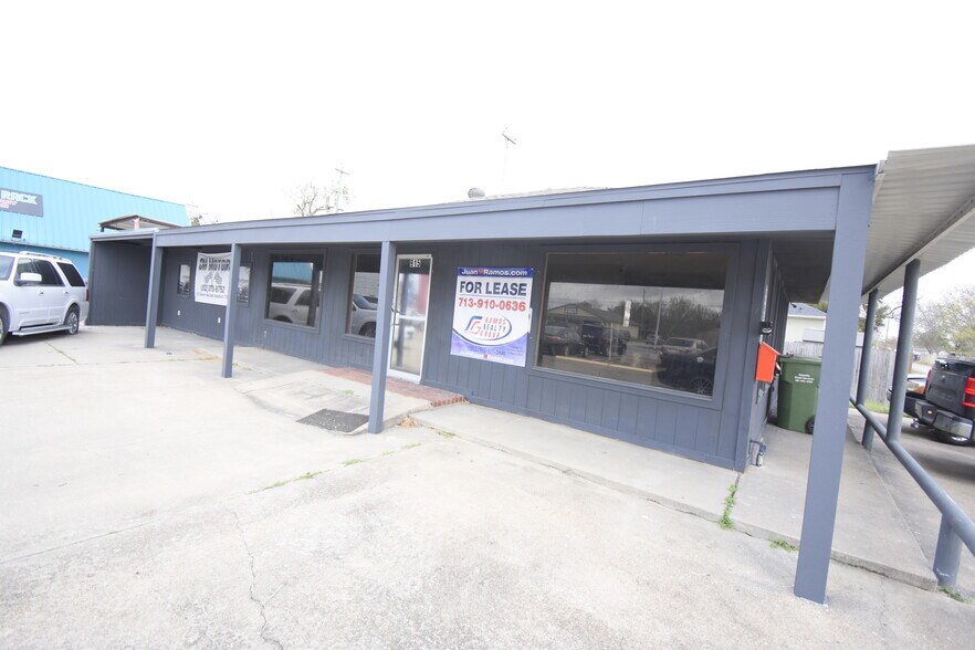 More Photos Of 915 Spencer Hwy, South Houston Auto Dealership For Lease