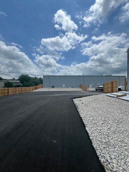 More Photos Of 105 N Chestnut St, Belton Unknown For Lease