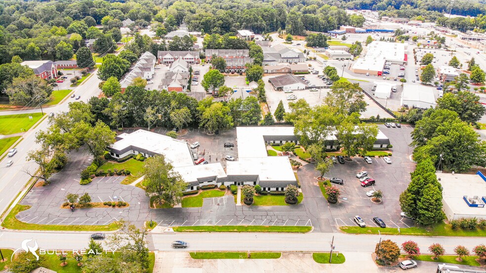 More Photos Of 98-128 N Park Dr, Fayetteville Medical For Lease