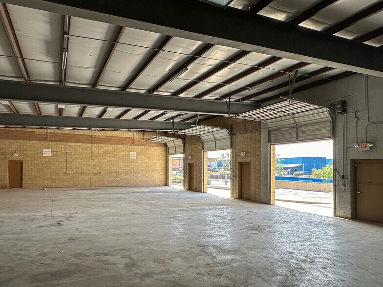 More Photos Of 801 Pendale Rd, El Paso Distribution For Sale