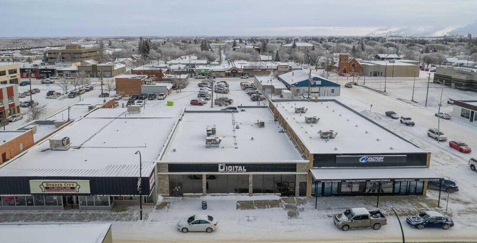 More Photos Of 4809 50 Av, Lloydminster Office For Sale