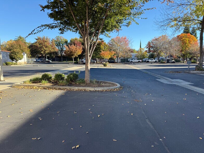 More Photos Of 2270 Ivy St, Chico Warehouse For Sale