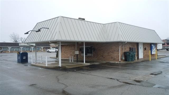 More Photos Of 4801 N Wheeling Ave, Muncie Freestanding For Sale