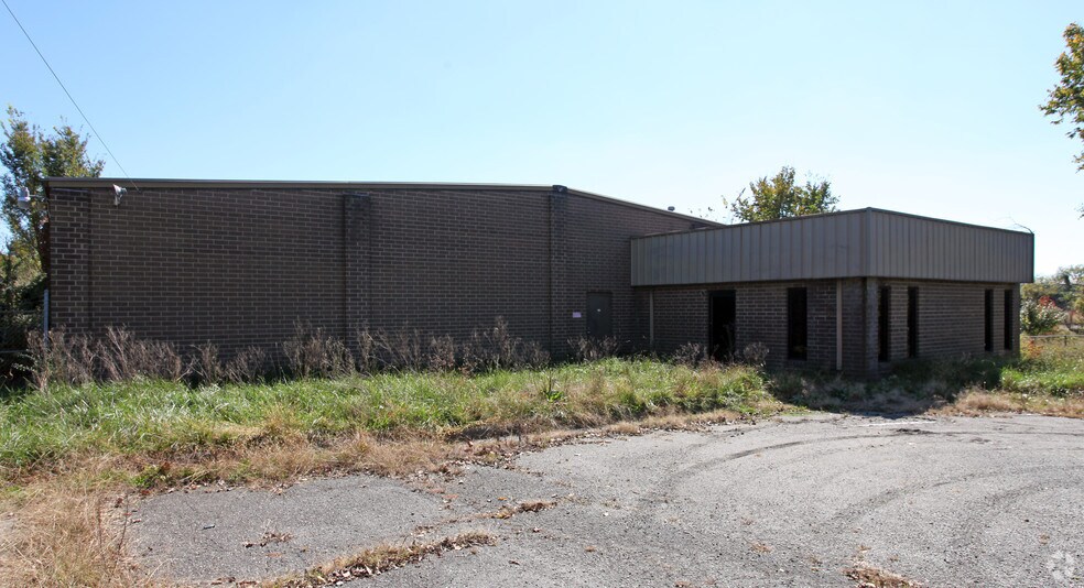 More Photos Of 510 Broome Rd, Greensboro Manufacturing For Lease