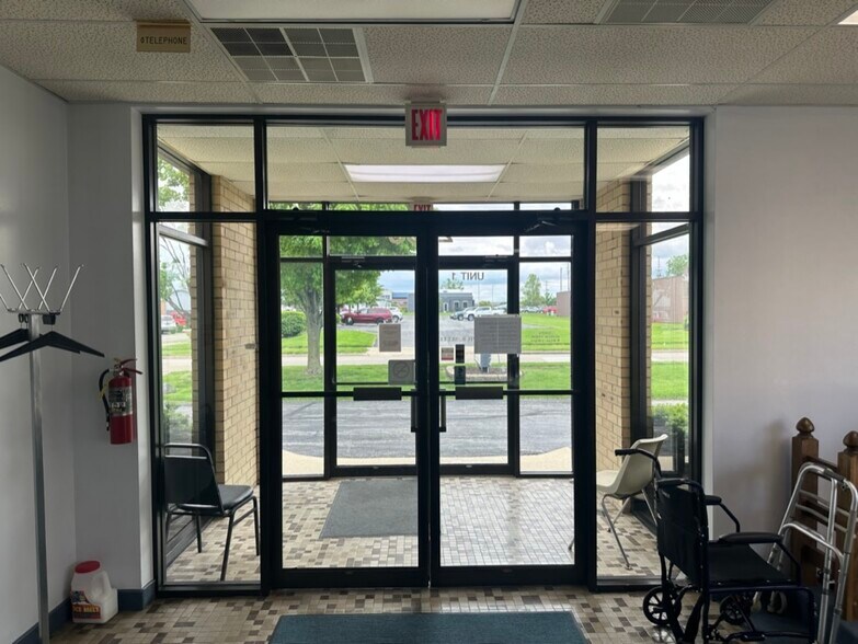 More Photos Of 2708 McGraw Dr, Bloomington Medical For Sale