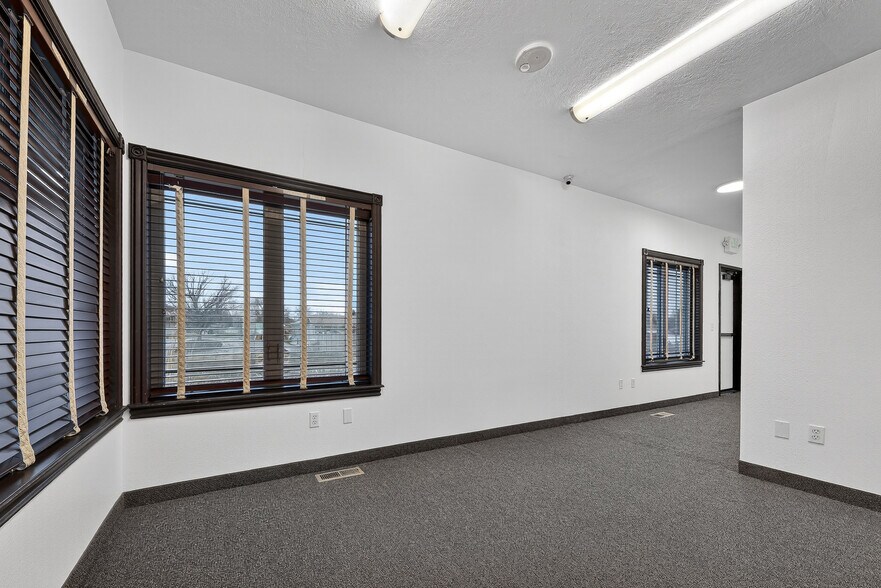 More Photos Of 2563 S Five Mile Ave, Boise Office Residential For Lease