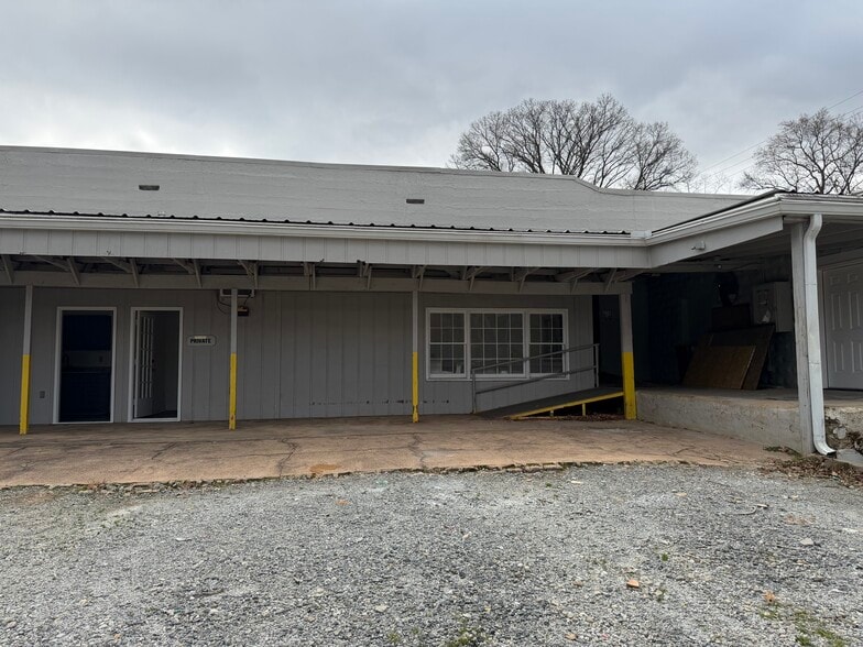More Photos Of 2735 Huff Dr, Lawrenceville Warehouse For Lease