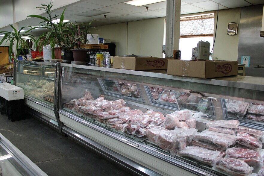 More Photos Of 303 Grand Blvd, Kansas City Warehouse For Sale