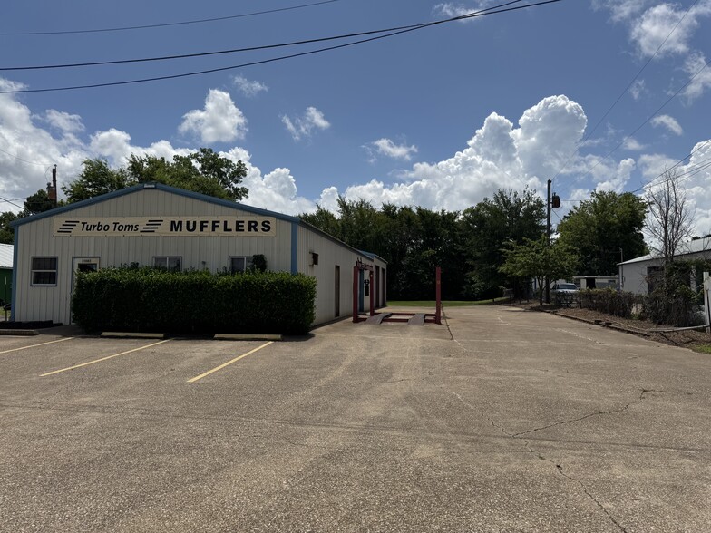 More Photos Of 15083 Highway 155 S, Tyler Warehouse For Sale