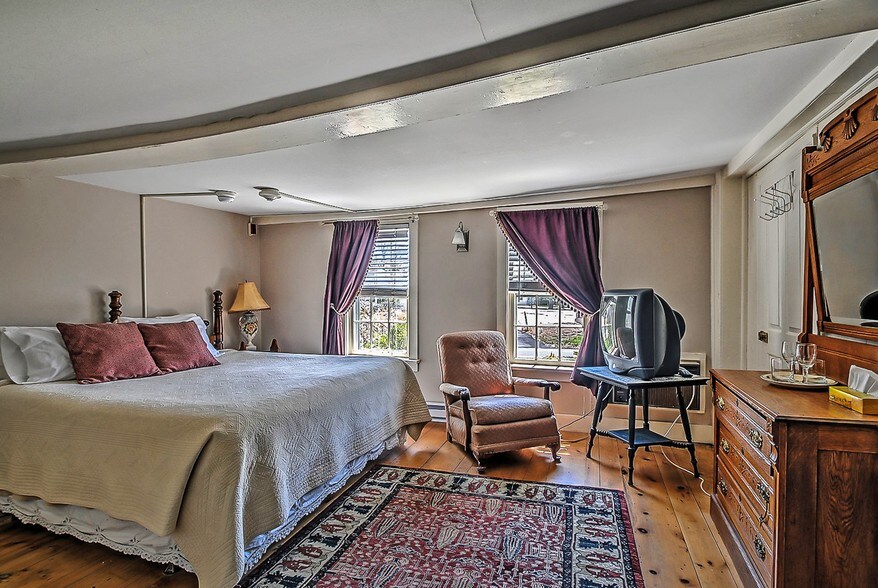 More Photos Of 4115 Old Post Rd, Charlestown Hotel For Sale