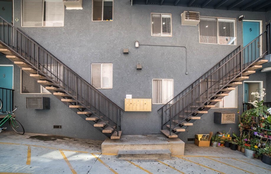 More Photos Of 140 S Westmoreland Ave, Los Angeles Apartments For Sale
