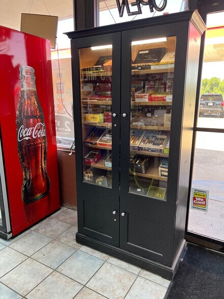 More Photos Of 6373 FM 1442, Orange Service Station For Sale