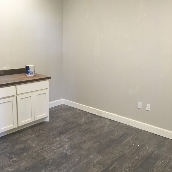 More Photos Of 3801-3827 Avenue A St, Lubbock Unknown For Lease