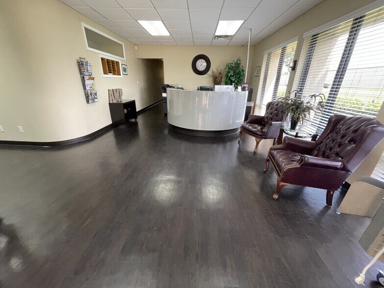 More Photos Of 3489 All American Blvd, Orlando Warehouse For Lease