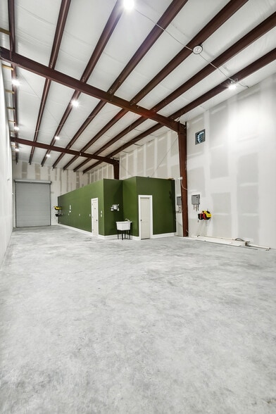 More Photos Of 2326 Helena St, Kenner Industrial For Sale
