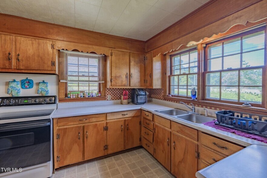 More Photos Of 100 Salvage Ln, Johnson City Apartments For Sale