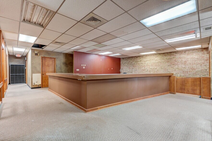 More Photos Of 3311 Burlington Rd, Greensboro Office For Sale