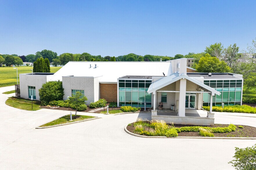 Primary Photo Of 2141 Lime Kiln Rd, Green Bay Medical For Sale