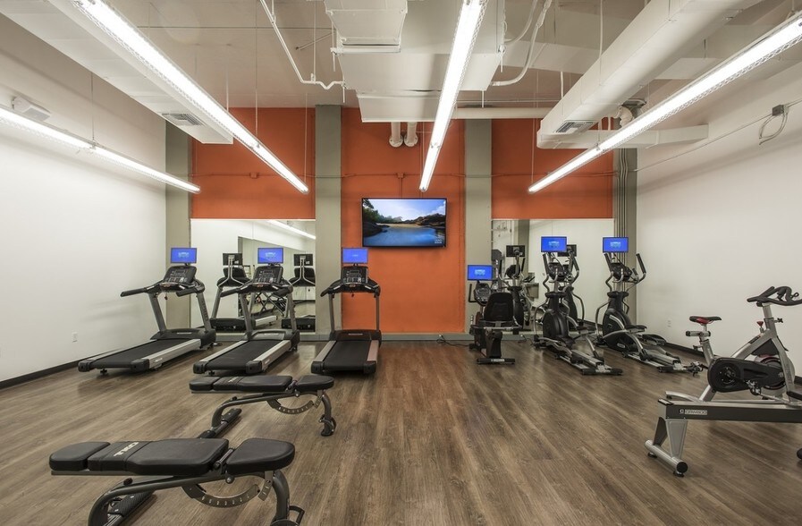 More Photos Of 3200 N Central Ave, Phoenix Office For Lease