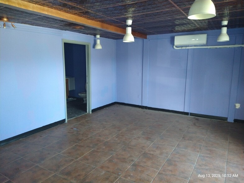More Photos Of 6920-6928 Clark St, Hudson Restaurant For Sale