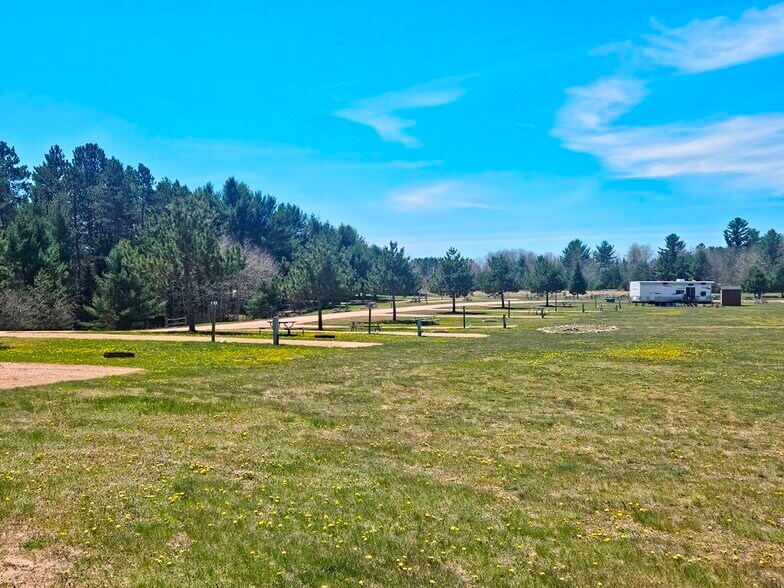 More Photos Of 4702 Hi Pines Ln, Eagle River Trailer Camper Park For Sale