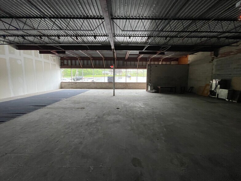 More Photos Of 591 Middle Tpke, Storrs Mansfield Unknown For Lease